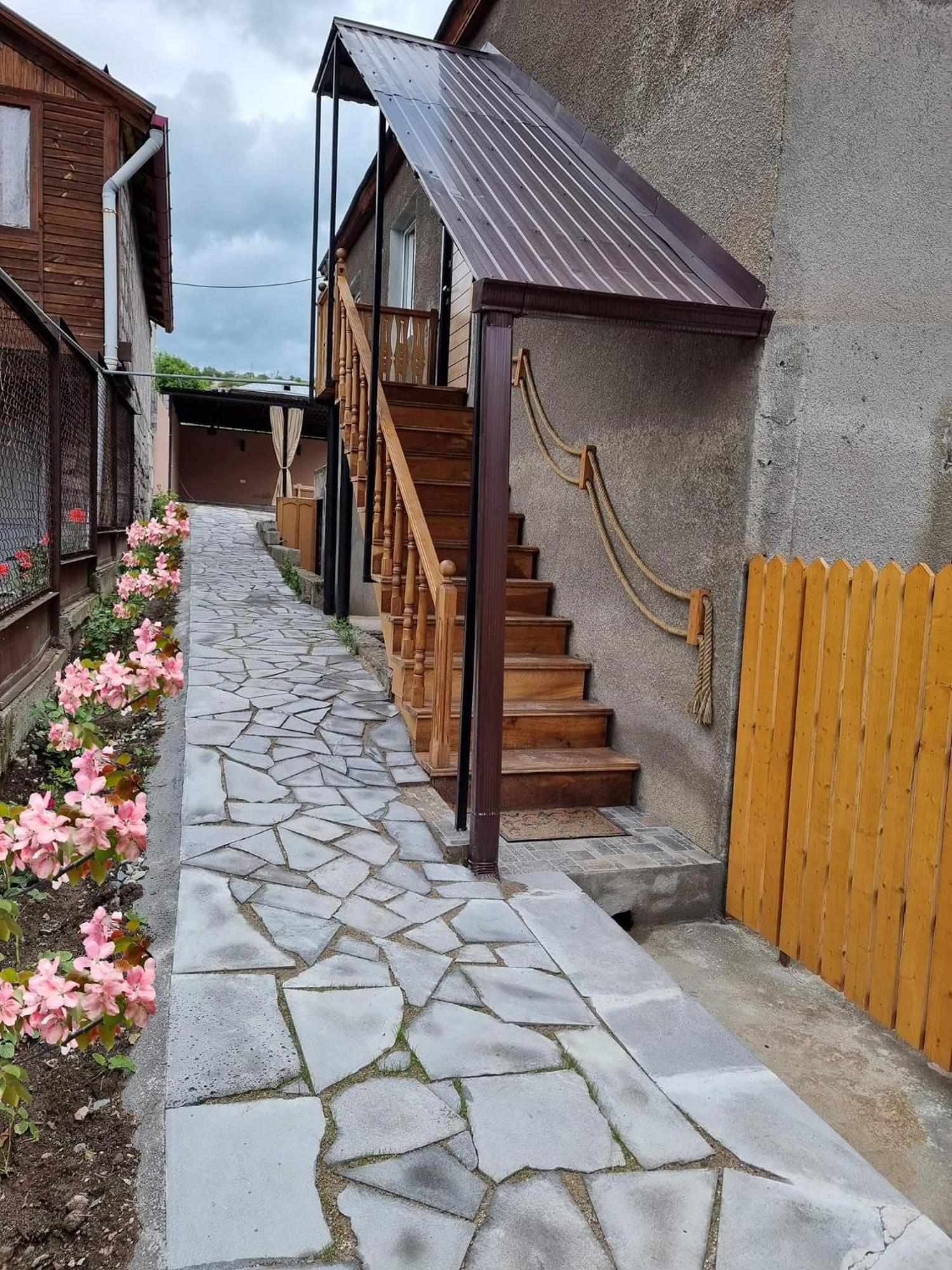 New Horizons , Apartment With 5 Bedrooms, Whole Apartment, Апартмент Целиком Дилиян Екстериор снимка